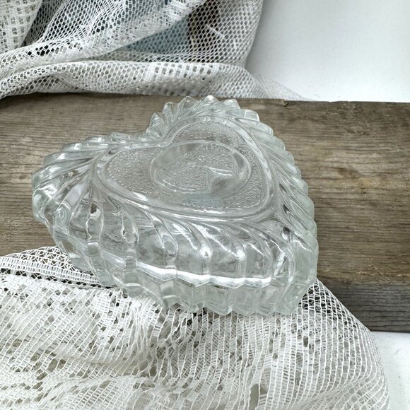 Clear Glass Heart Trinket Box Made in Romania Twin Hearts - Picture 5 of 6